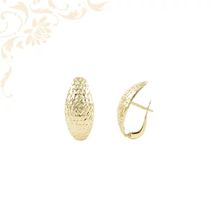 Különleges textúrájú arany fülbevaló a modern stílushoz