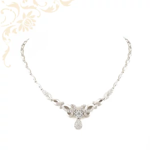 Gyönyörűségesen szép női arany nyakék, cirkónia kövekkel ékesítve. Gyönyörűségesen szép női arany nyakék, cirkónia kövekkel ékesítve.