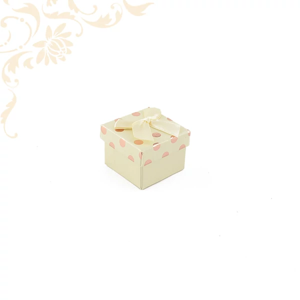 Krémszínű pöttyös papír ékszerdoboz masnival Krémszínű pöttyös papír ékszerdoboz masnival