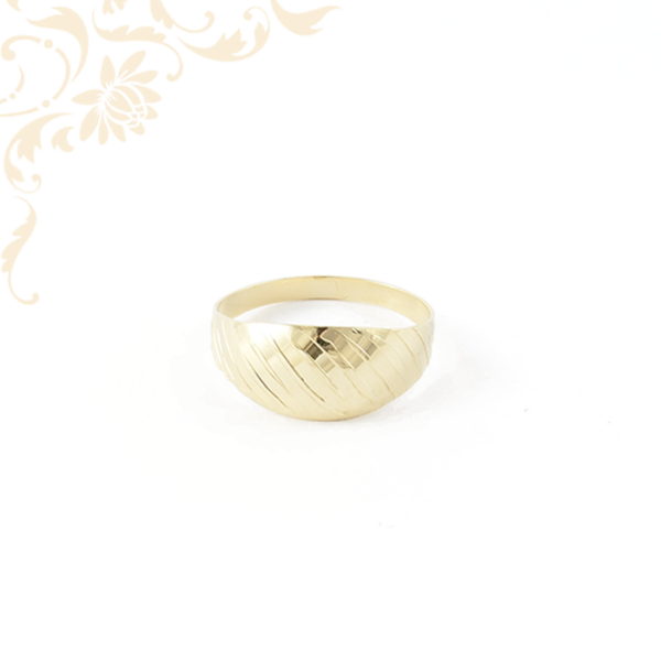 Gyémántvésett mintával díszített női arany gyűrű