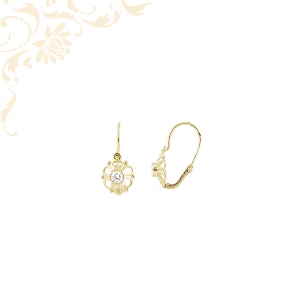 Arany fülbevaló virág motívummal