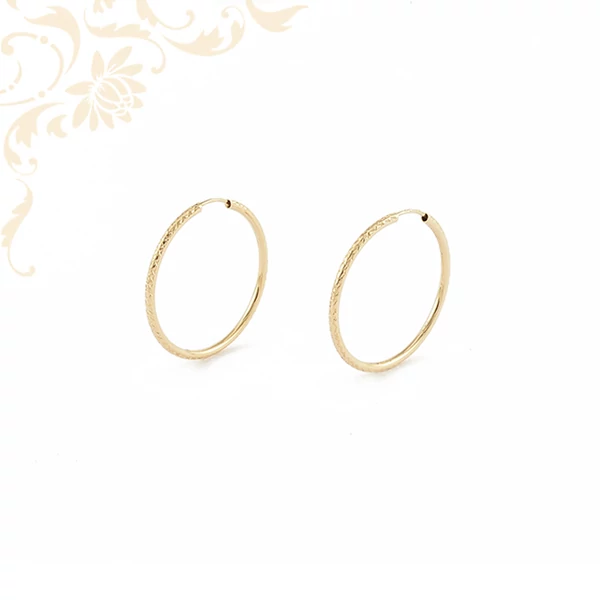 Nagyméretű női arany karika fülbevaló Nagyméretű női arany karika fülbevaló