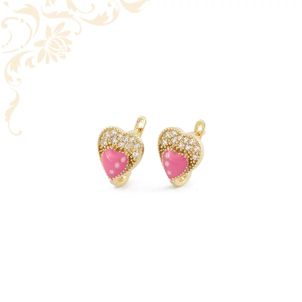 Szív a szívben, szívecskés gyermek arany fülbevaló, fehér színű cirkónia kövekkel díszítve.
