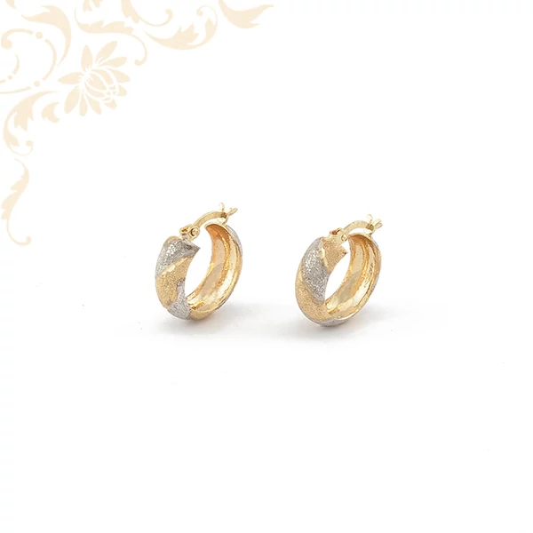 Karika jellegű női arany fülbevaló