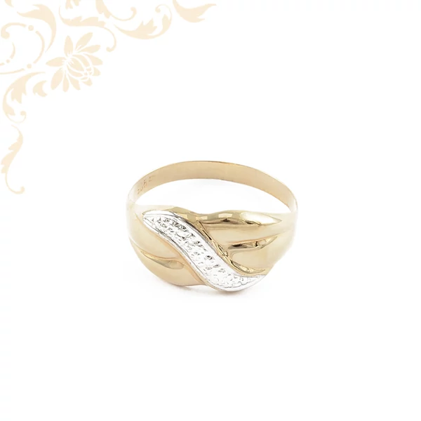 Modern eleganciát képviselő női arany gyűrű ródium díszítéssel