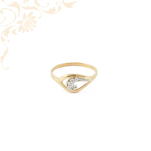 Kis súlyú, áttört fejrészű női köves arany gyűrű, fehér színű cirkónia kövekkel és ródium bevonattal díszítve