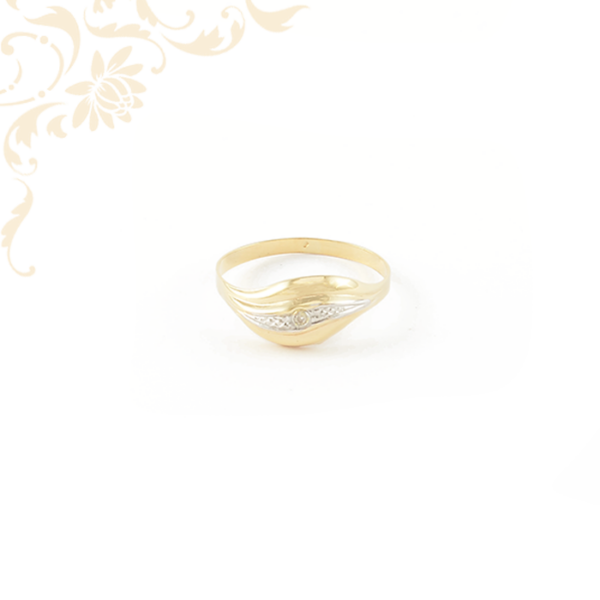 Kis súlyú, préselt női arany gyűrű, fehér színű cirkónia kővel ékesítve