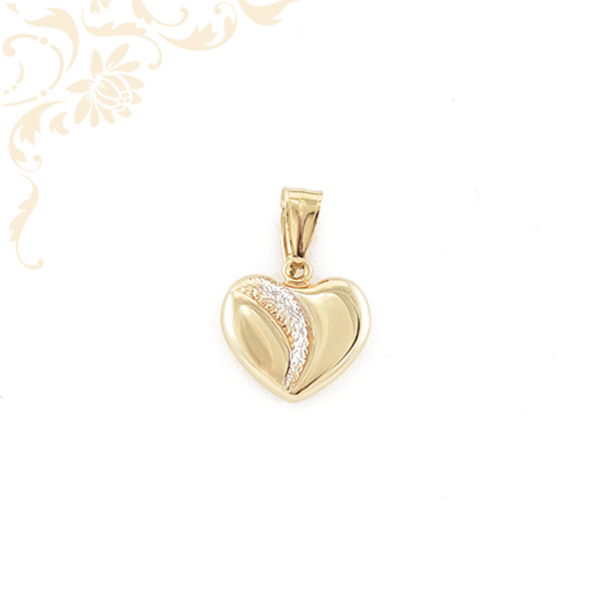 Szív formájú, üreges arany medál, gyémántvésett mintával, ródium bevonattal díszítve (3D).